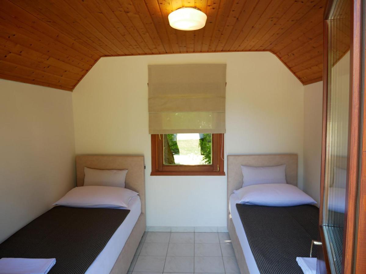 科拉纳简易别墅酒店 - 科拉纳营地 塞里特雷尼科 外观 照片